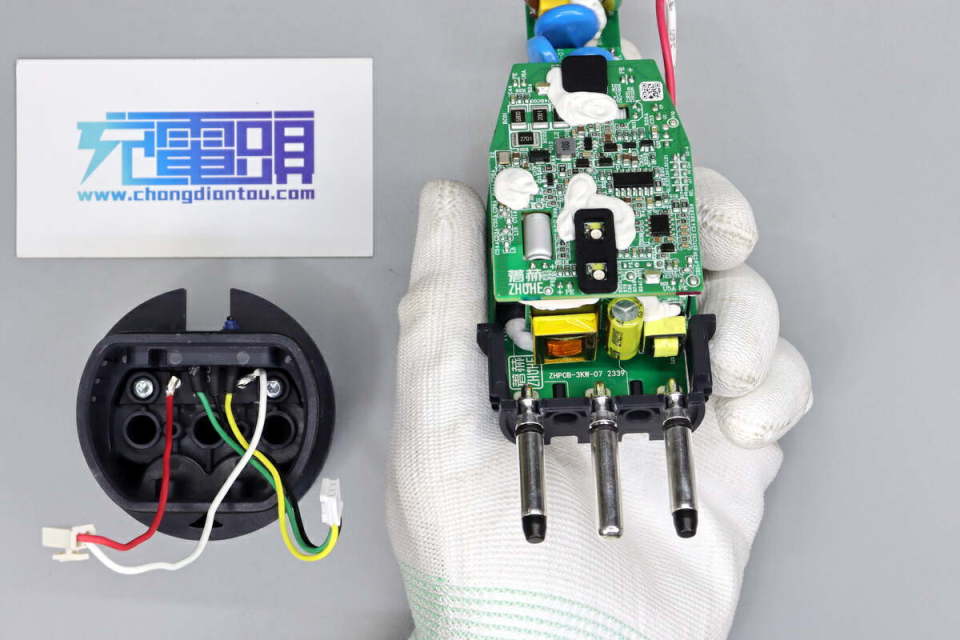 25/4kw便携充放电枪拆解_腾讯新闻