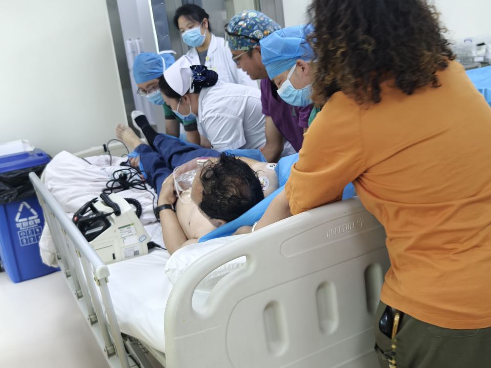 主动脉夹层,急性肺栓塞,张力性气胸"等急性危重胸痛患者提供的一个