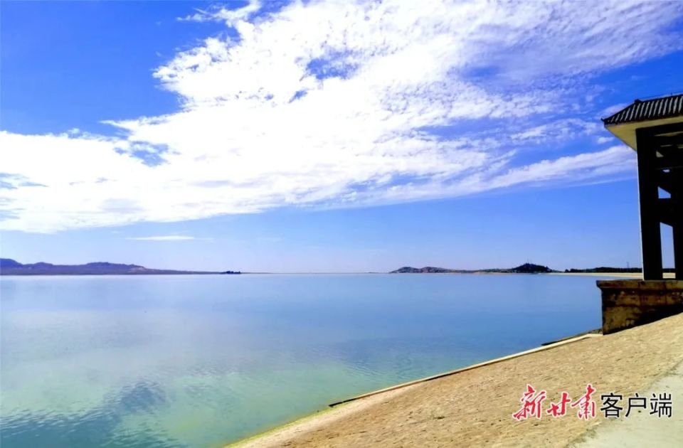 区域内有亚洲最大的沙漠水库—红崖山水库,被中央电视台列为中华之最