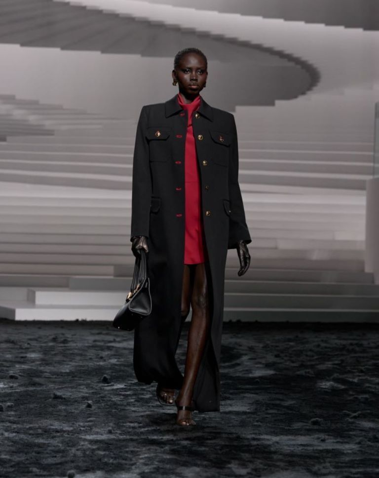 versace 发布2024秋冬系列_腾讯新闻