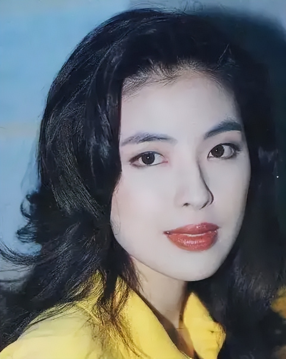 90年代,罗美薇的审美告诉我们:"今天你穿衣,也比不上她时髦"_腾讯新闻