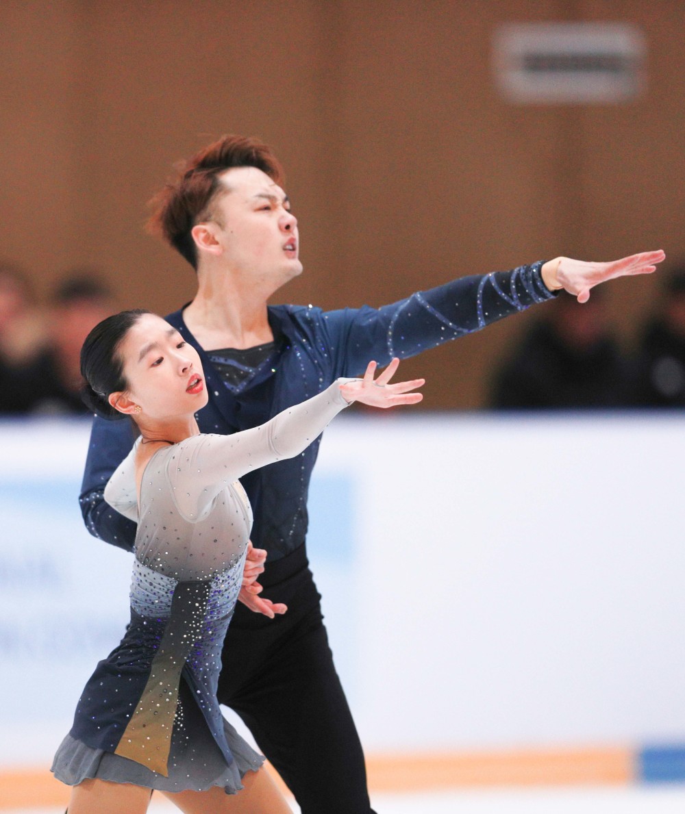 李若瑭花滑冠军赛摘金北京选手包揽女单前5名