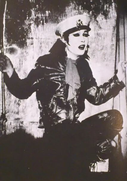 以肉体创作的奇人,用暴力掀翻一个时代