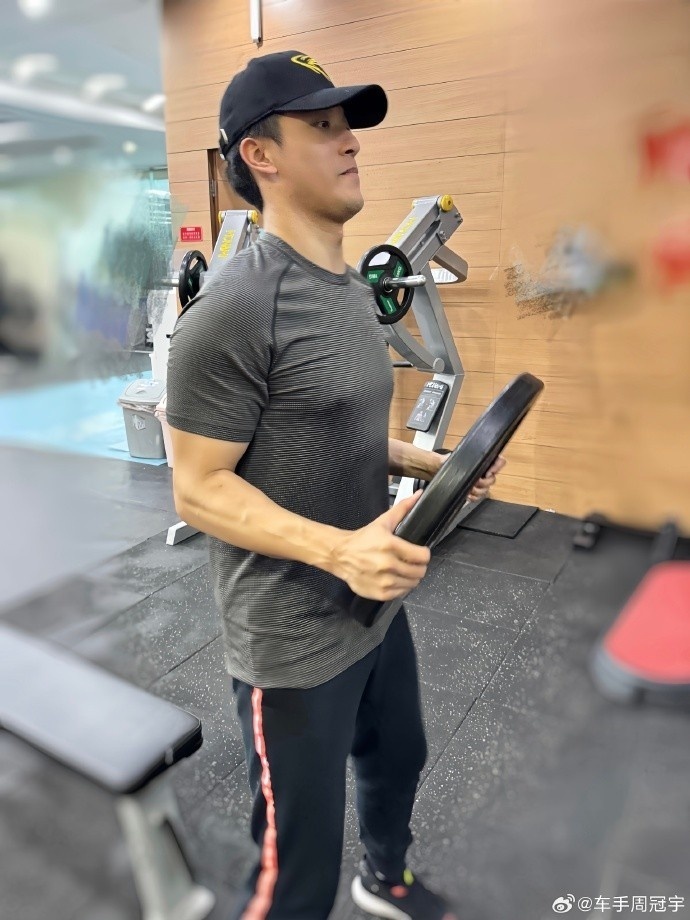 准备本周日本大奖赛周冠宇社媒晒照pushhhh