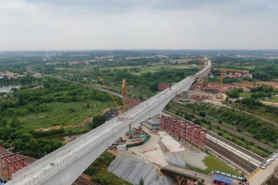 武汉轨道交通7号线前川线二期工程顺利完成空中三转