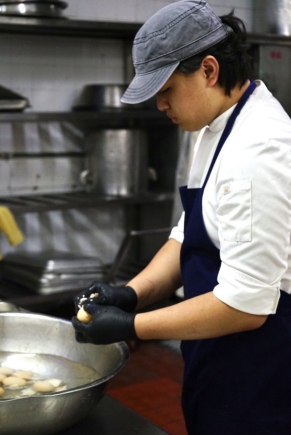 黑珍珠餐厅大厨走进杨浦高校 学生食堂端出精致法餐