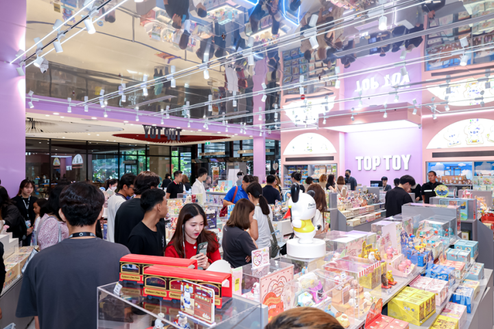 名创优品发布Q3财报：集团全球门店数超7400家，前三季度营收同比增长23%_腾讯新闻