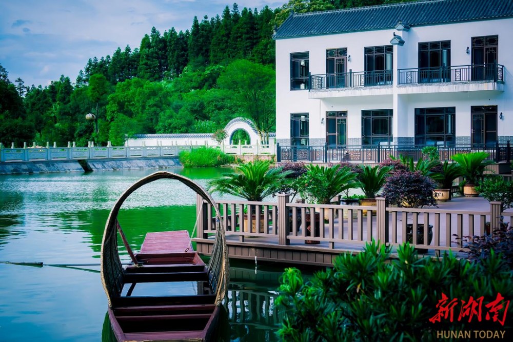 新化县槎溪镇杨家边村推行卫生收费制度助力美丽乡村建设