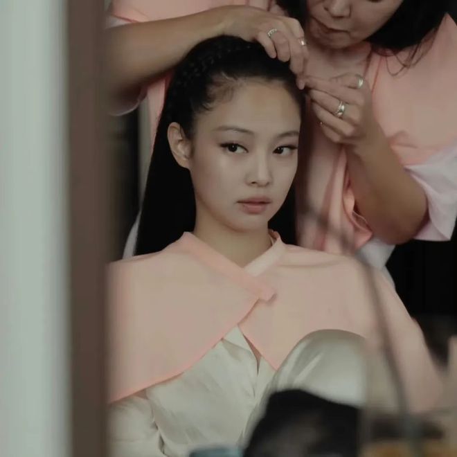 jennie究竟是"丑"孩子,还是被低估了的"虽翻车但必翻红"的颜?