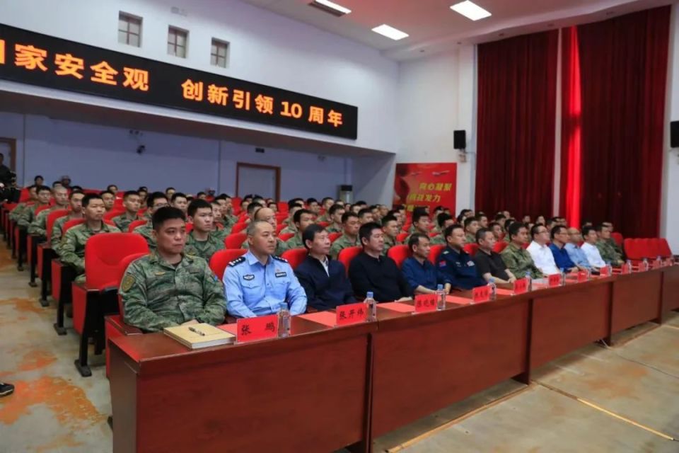 连城县开展"4·15"国家安全普法进军营活动