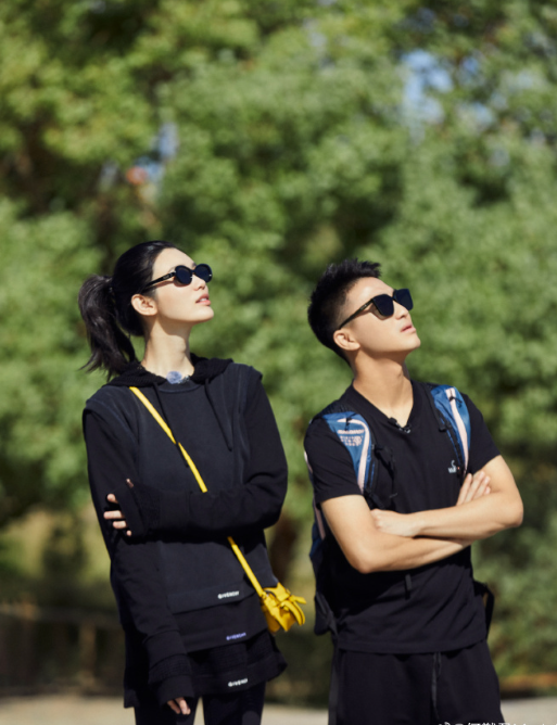 何猷君奚梦瑶恋情甜蜜,最强大脑变最强恋爱脑,引爆网友热议-腾讯新闻