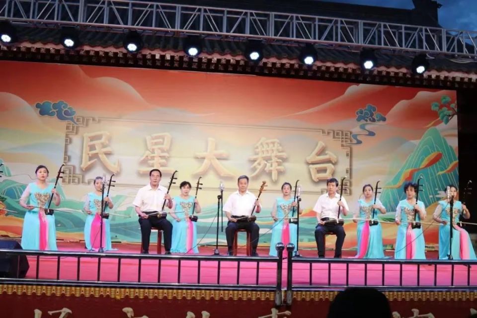 "民星大舞台",民众乐开怀.老百姓需要"阳春",更需要"下里".