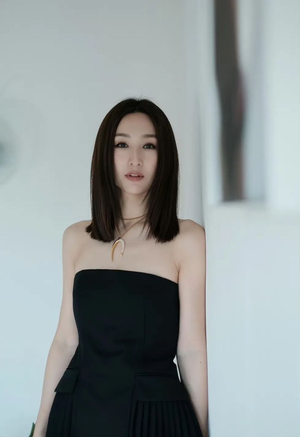 59岁的关咏荷,港女的不老神颜