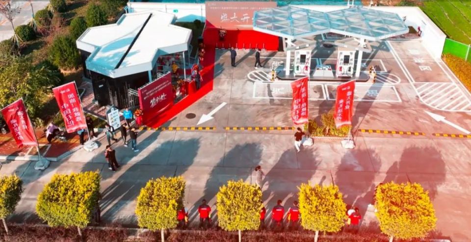 河北省首座"绿岛加油站"亮相石家庄_腾讯新闻