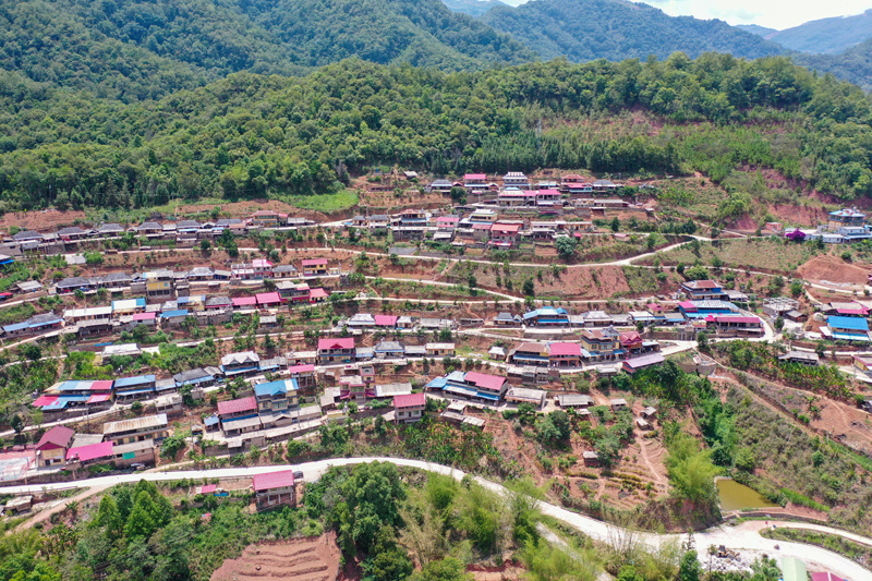 眼下正值三夏耕种的关键时节,在中课镇嘎娄村的田间地头到处都能看见