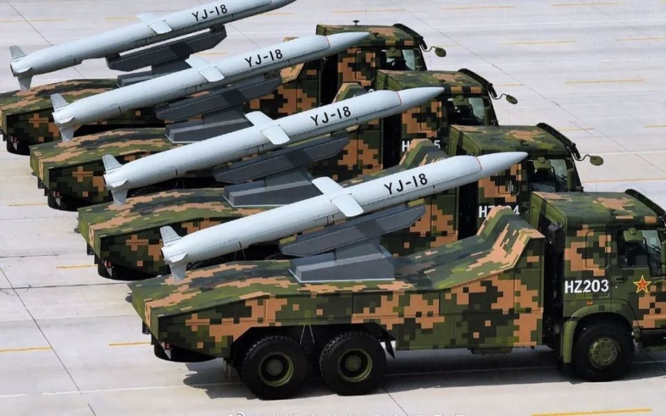 超低空掠海飞行的鹰击18a反舰导弹,美军来了也难发现,且中途无法拦截!