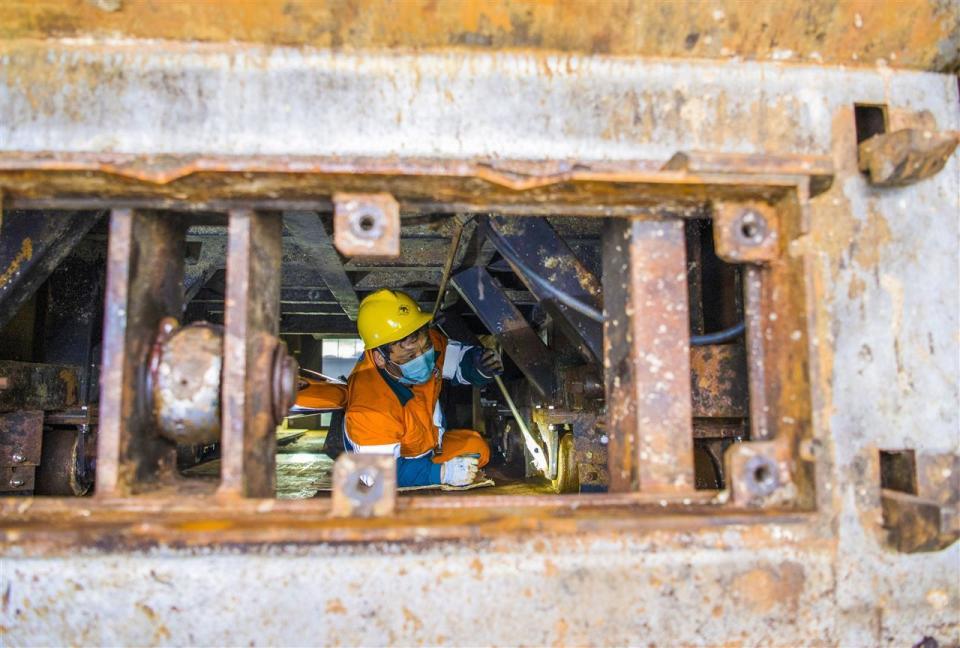 东西湖区环卫工罗善善荣获全国“十佳环卫人”，环卫工匠6年为国家节省300余万元