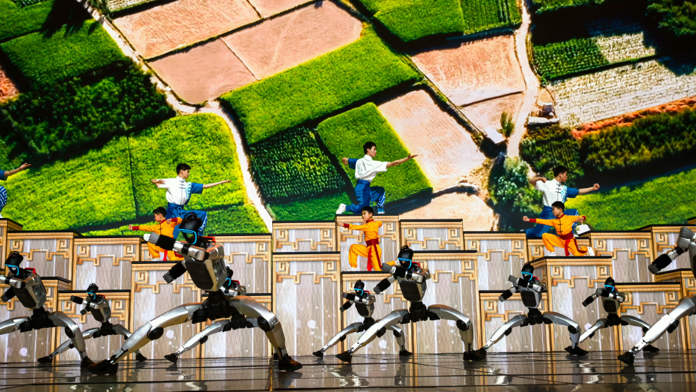 春晚节目《武BOT》揭秘：中原功夫何以让机器人拥有武魂_腾讯新闻
