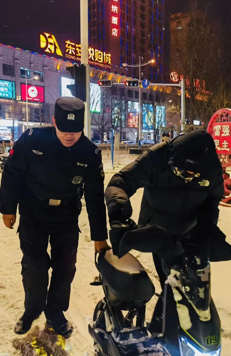 辅警冬季服装图片图片