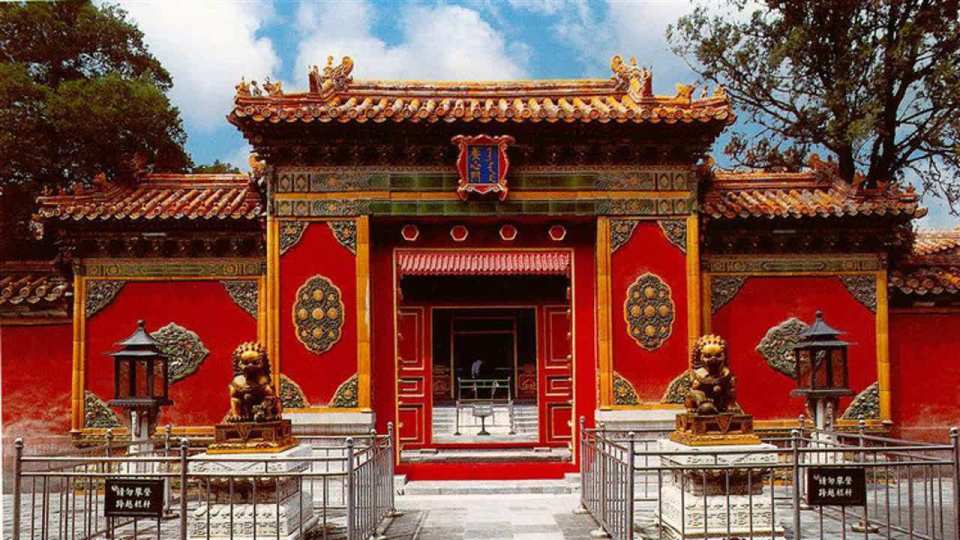 古代的太监和侍卫同样都是宫里人,为何侍卫不用经历"一刀切"?