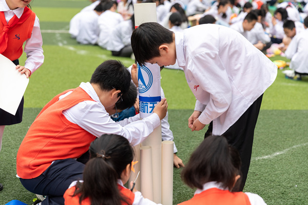 忠州二小主题式课程点亮儿童"多彩"人生_腾讯新闻