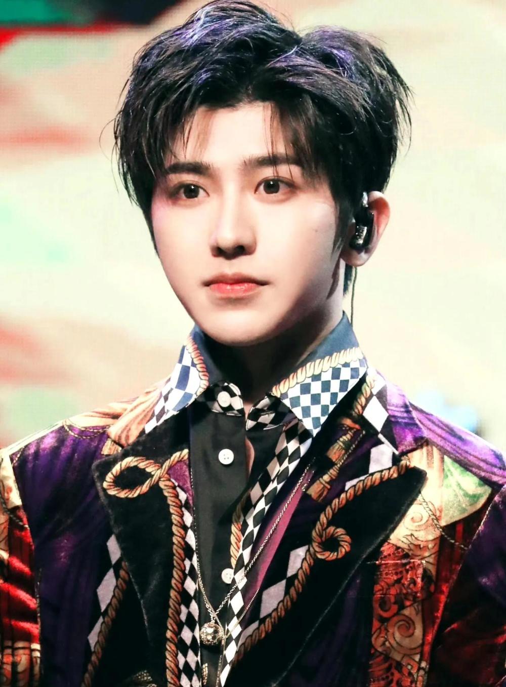 娱乐八卦蔡徐坤_蔡徐坤的八卦新闻_明星八卦大爆料真实蔡徐坤