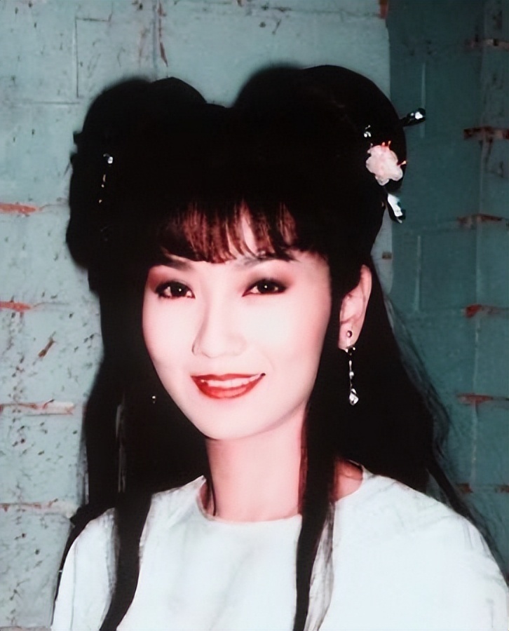 五个"胡媚娘",有一个是假的,能猜出来的人都是看新白长大的_腾讯新闻