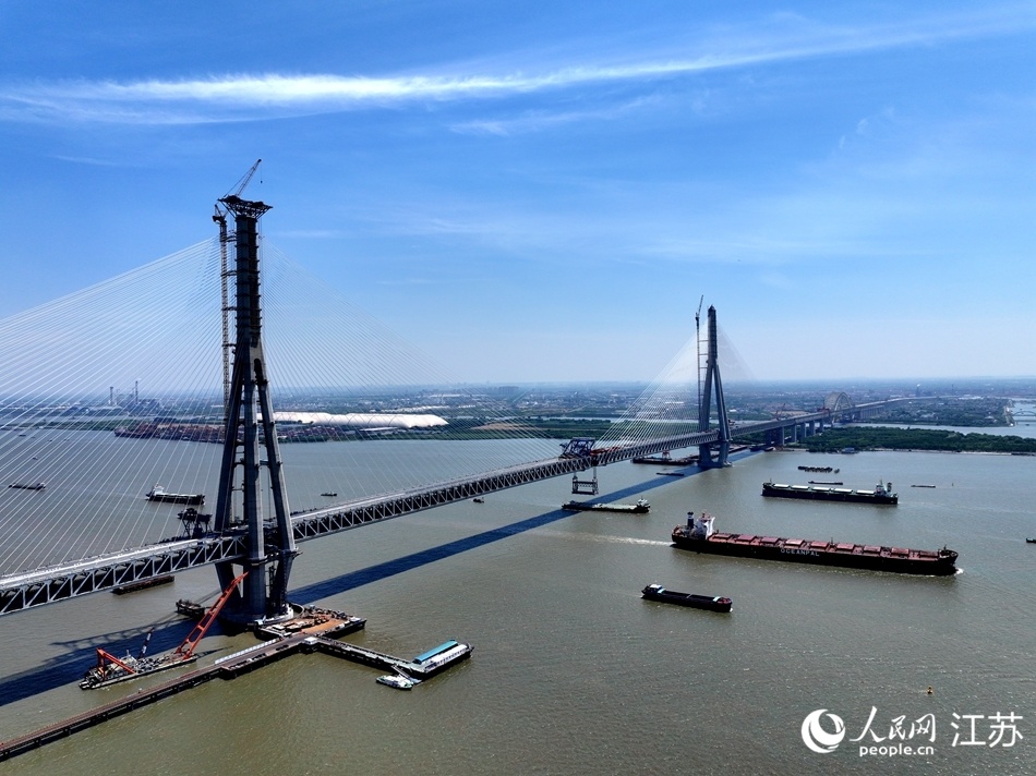 世界在建最大跨度公铁两用斜拉桥进入合龙阶段_腾讯新闻