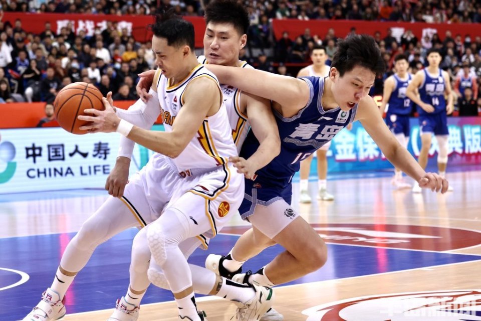 青岛男篮上次征战季后赛是什么时候的事?答案是2021年的4月19日.