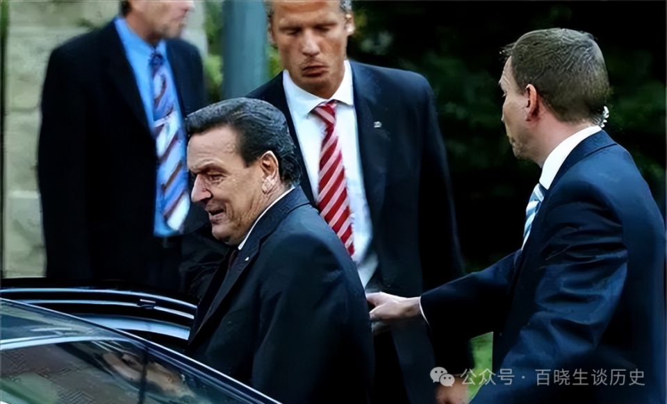 中国驻南联盟大使馆被炸后德国总理施罗德访华,代表德国无数次道歉