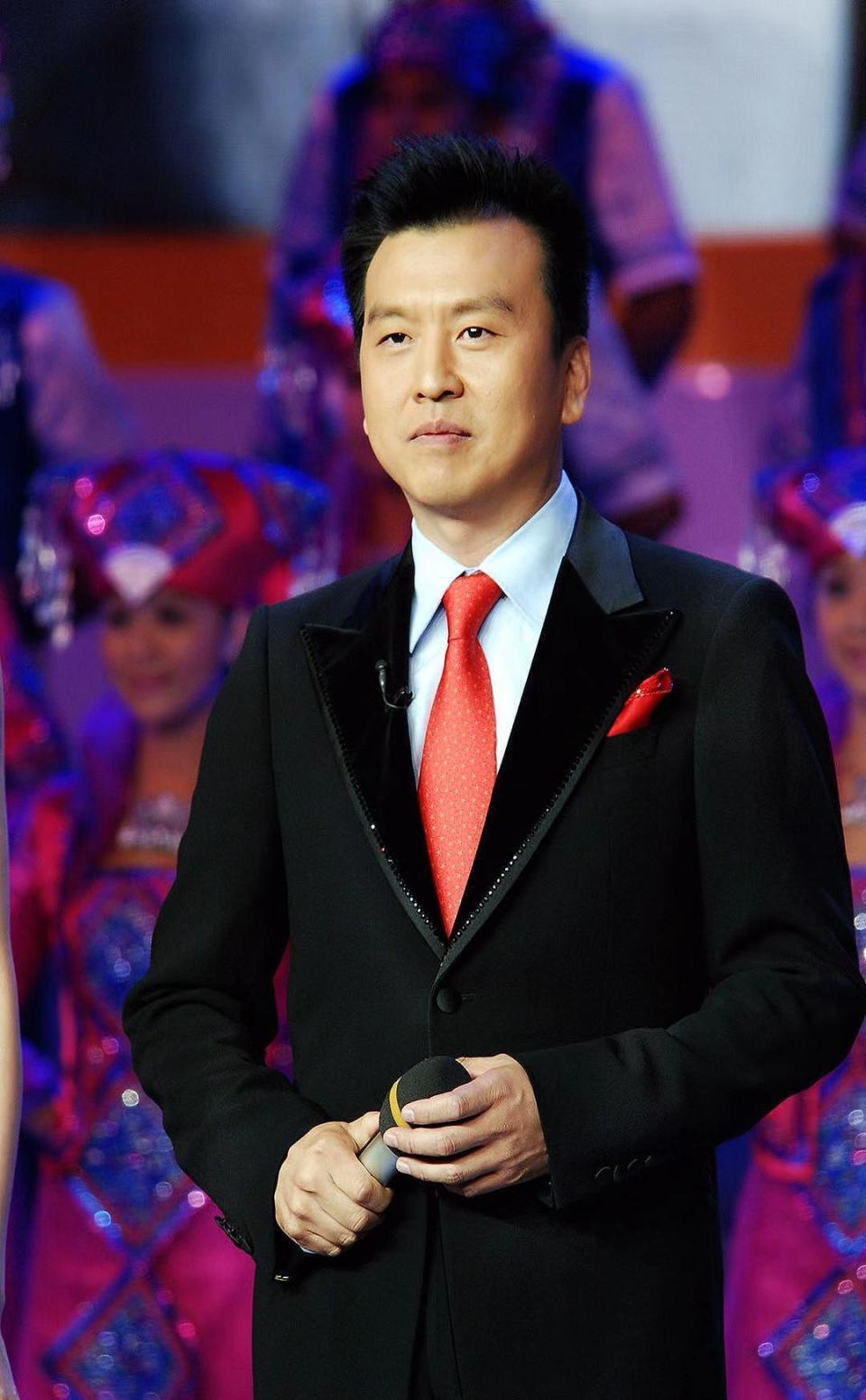 张泽群辟谣"被央视开除"后首度回应记者:今年退休,还未办手续