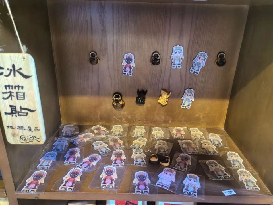 【文化中国行】屯堡木雕“守”艺人鲍波：刻刀雕琢老技艺 创新激活新未来_腾讯新闻
