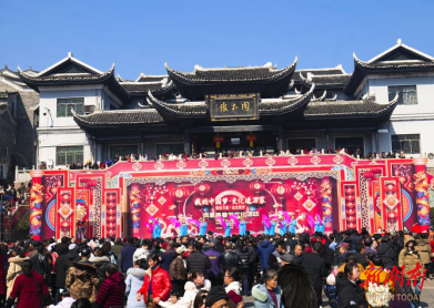 春节假期,凤凰古城共接待游客89.4万人次_腾讯新闻