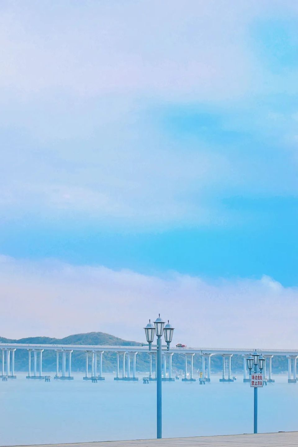 雾锁海面,亦真亦幻,遇见一片梦幻神奇的海.