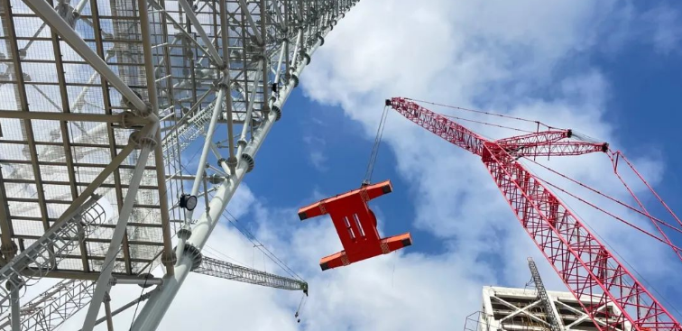 节日我在岗 | 海南商业航天发射场一号发射工位完成塔吊底座吊装_腾讯