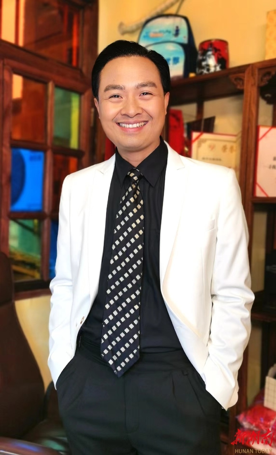 我不是周润发替身演员我是电影人文祥专访硬核老爸出品人总制片人文祥