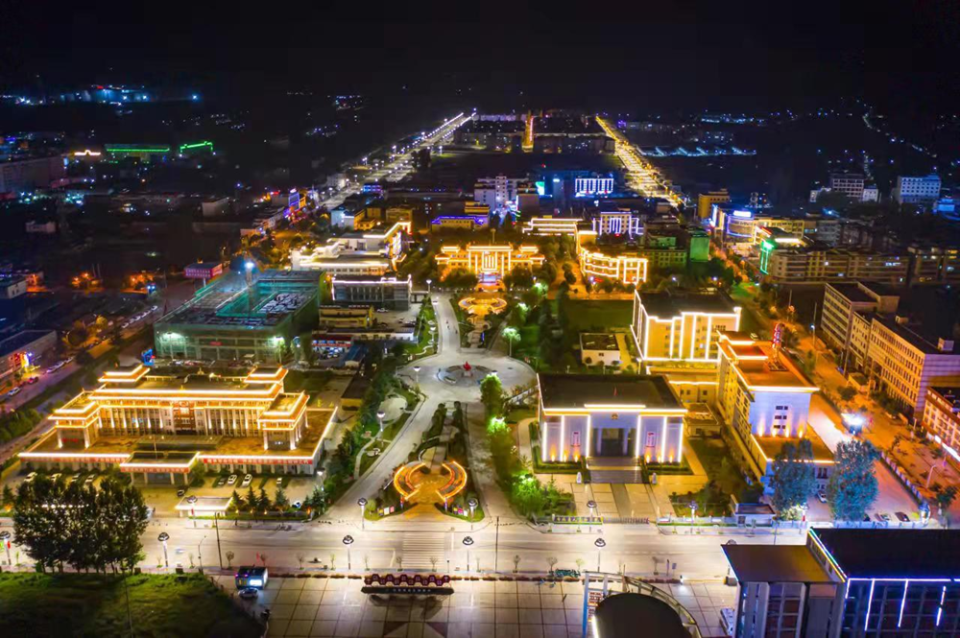 县城夜景金沙江大峡谷布拖农业资源得天独厚,是远近闻名的中国附子第