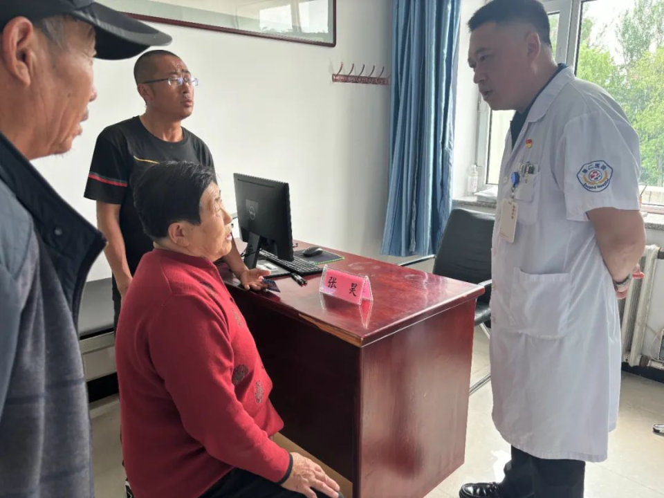 哈尔滨市第二医院倾力包扶 助力依兰县医疗事业发展