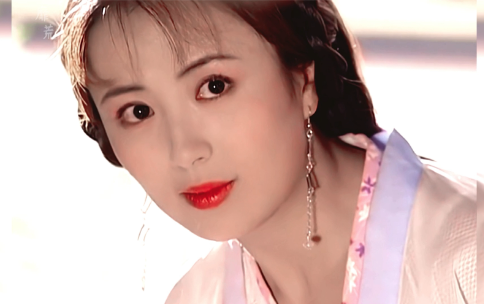 47岁杨童舒强行扮嫩被嘲谁还记得至尊红颜里疯批美人的她