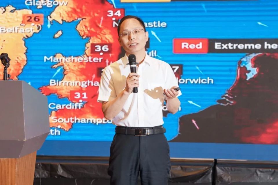 中国环境科学研究院管理中心首席科学家阳平坚博士分享了《企业温室