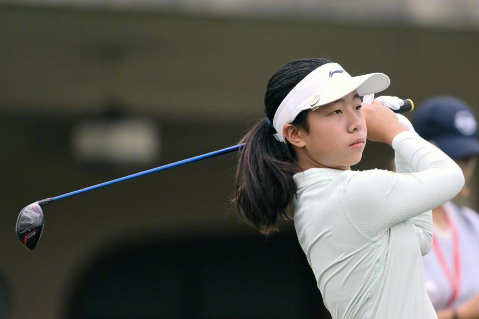 刘国梁女儿刘宇婕完成高尔夫lpga首秀:努力往上冲就好了_腾讯新闻