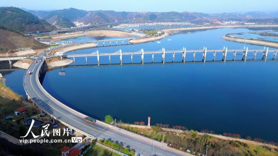 湖北十堰:一"湖"清流入画来