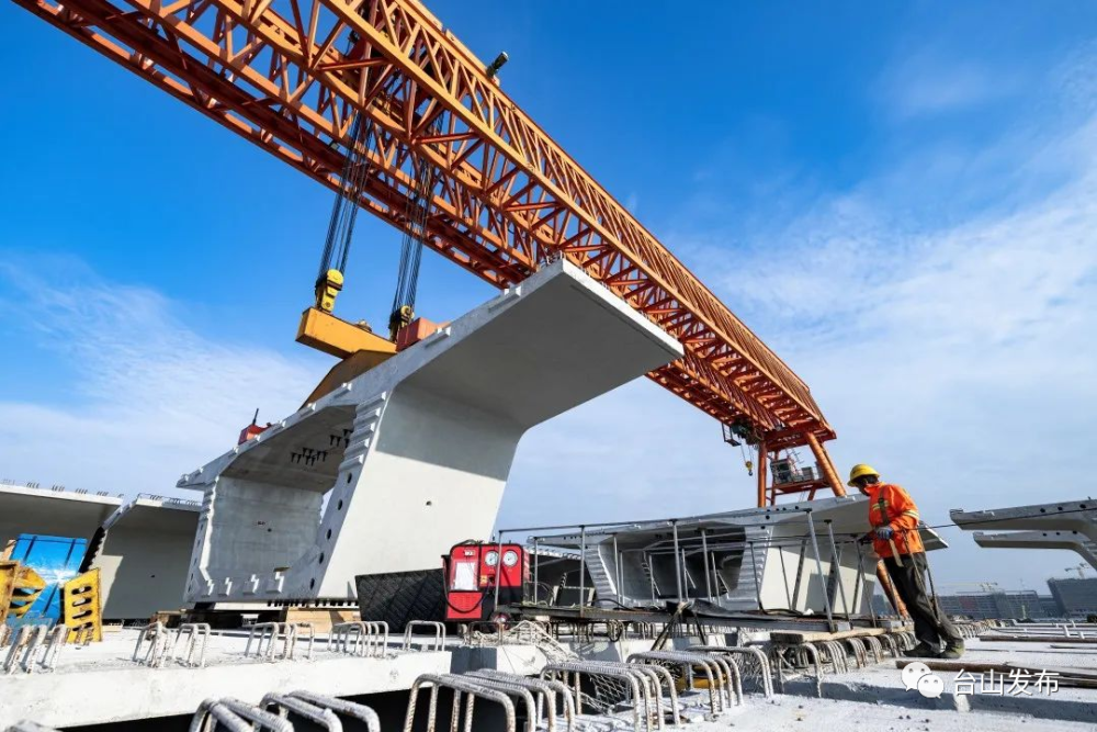 黄茅海跨海通道项目节段梁预制任务完成_腾讯新闻