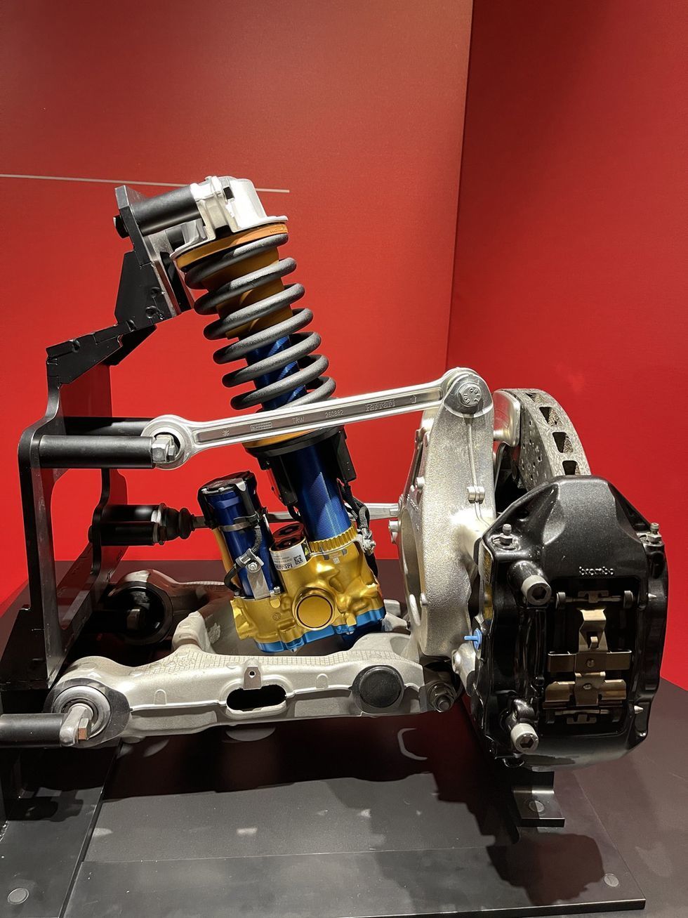 彰显12缸的魅力法拉利purosangue大量实拍图发布