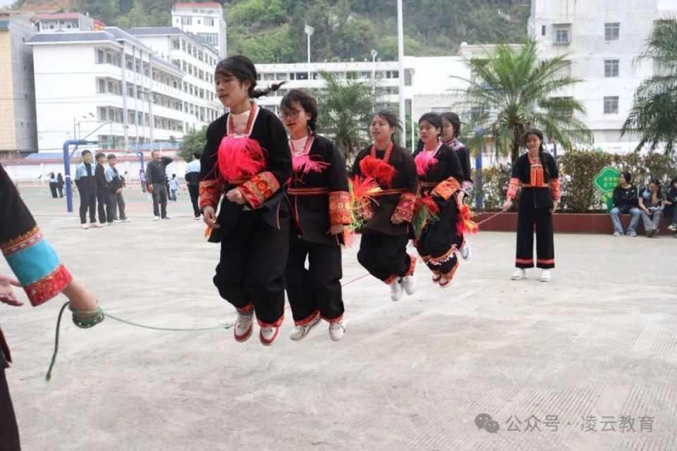 潮起三月三,奋进新征程——凌云县逻楼镇初级中学举行2024年"三月三"