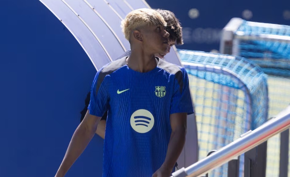 塞尔：亚马尔本因训练迟到不能出战巴黎，但德科与弗里克调解