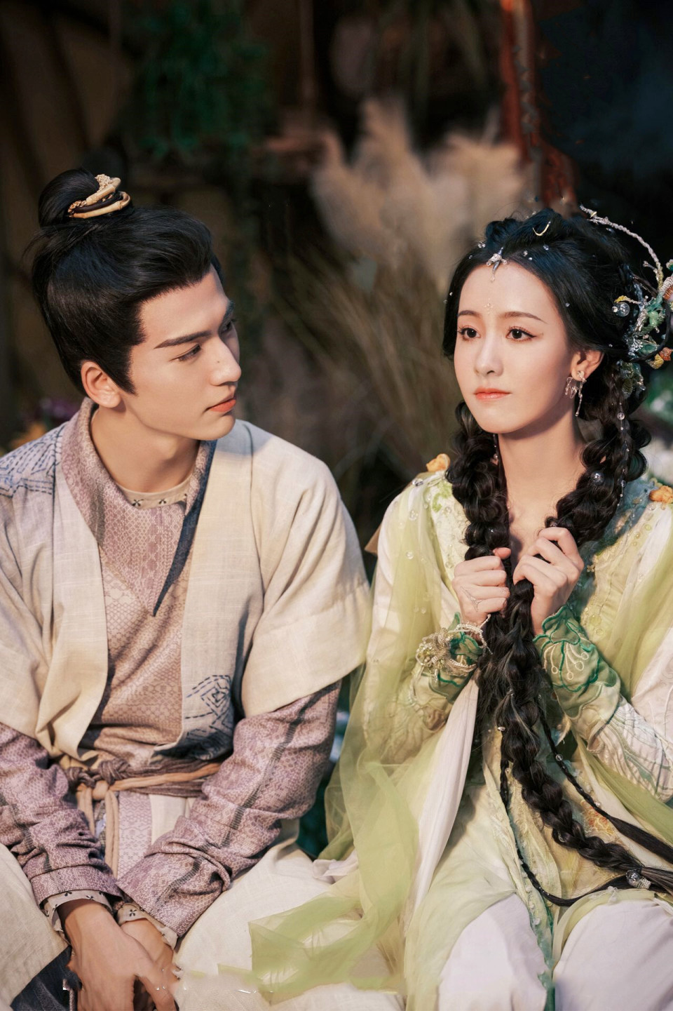 《狐妖小红娘》:陈都灵张凌赫出演情侣,立场不同,恋爱不寻常