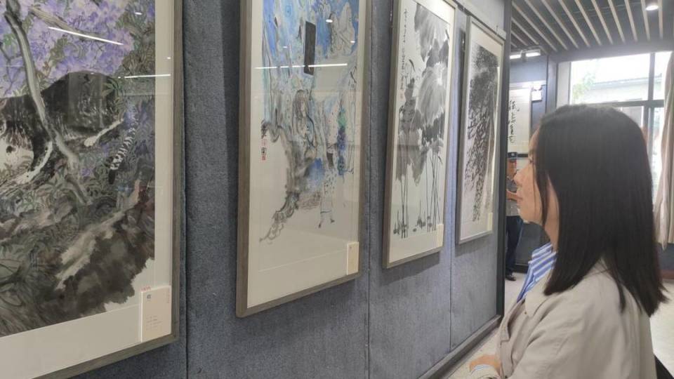 掛け軸 富士山水春景 西尾利明 日展入選作家 美術名典掲載作家 掛軸