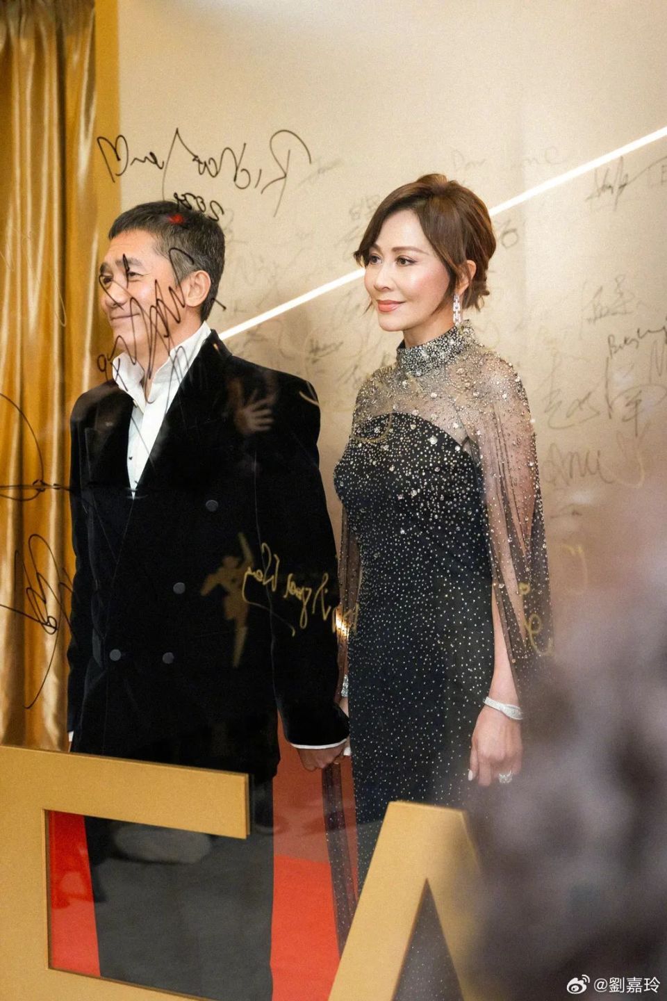 名利场||58岁的刘嘉玲，为什么还这么忙？_腾讯新闻