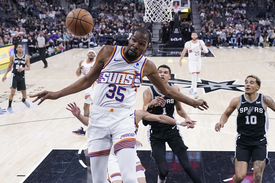 杜兰特25 4 4,文班13 5